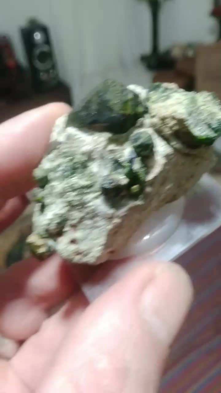 گارنت سبز یا همون یاقوت سیلان یل یاقوت سبز|جواهرات|رامسر, |دیوار