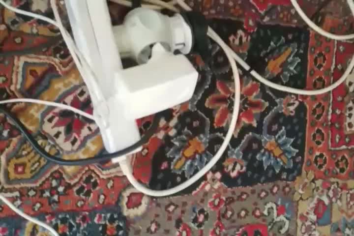 آباژور ایستاده|چراغ خواب و آباژور|اهواز, زوویه ۲|دیوار