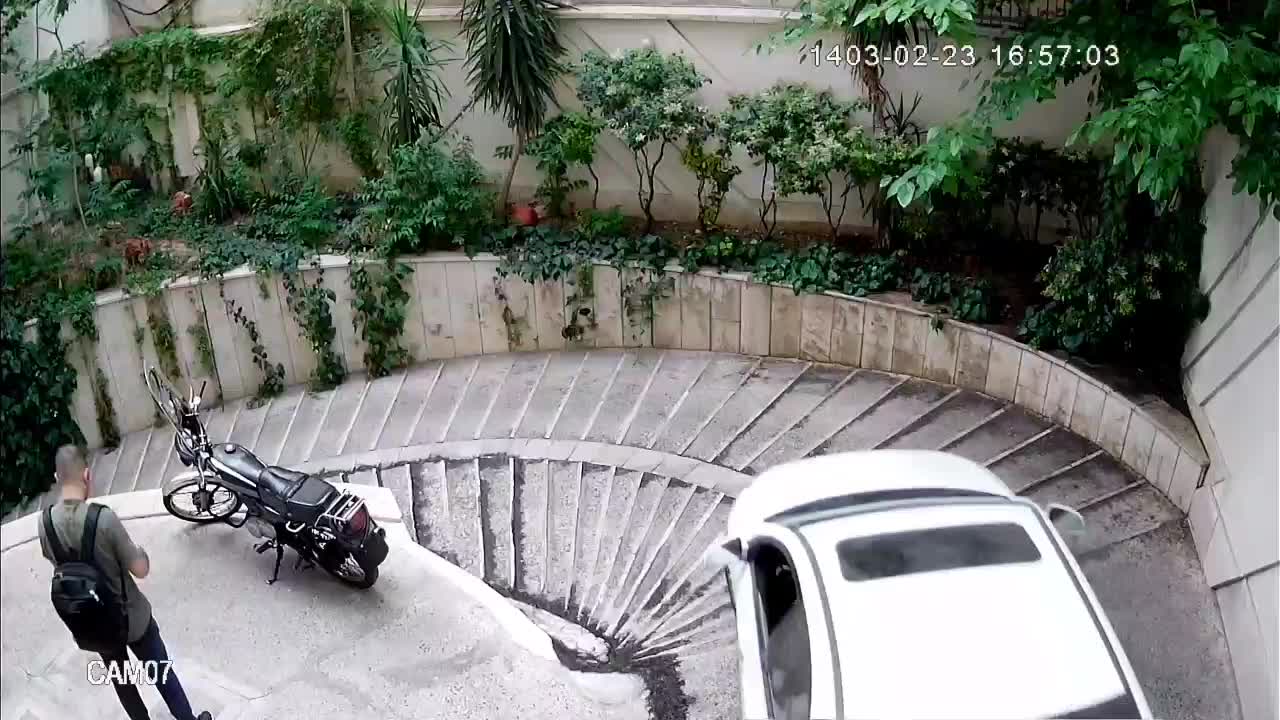 خدمات دوربین مداربسته و دزدگیر فروش نصب رایگان|دوربین مداربسته|اندیشه, اندیشه فاز ۳|دیوار