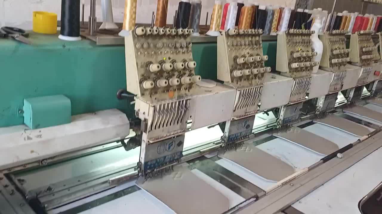 به دو نفر گلدوز برای شیف روز وشب نیازمندیم|استخدام صنعتی، فنی، مهندسی|باقرشهر, |دیوار