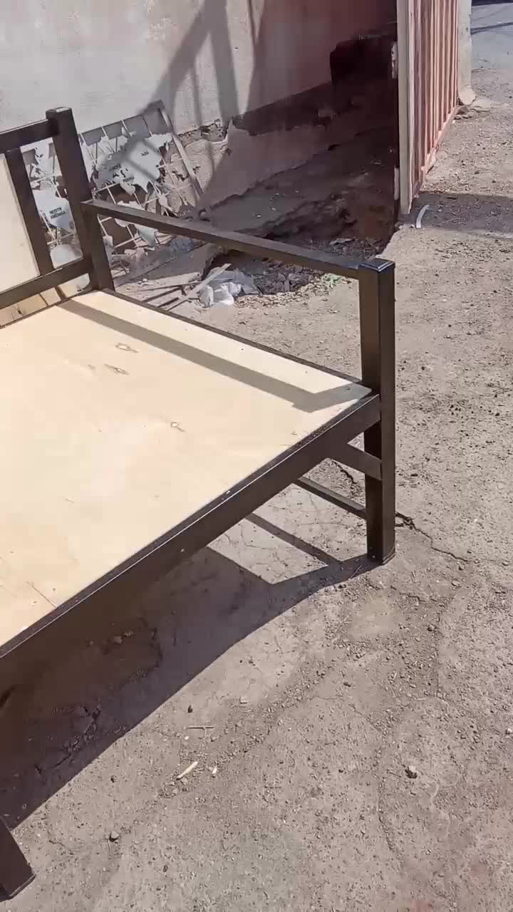 تخت سنتی چوبی وفلزی قوطی 3*5و5*5|تخت و سرویس خواب|قم, باغ شازده|دیوار