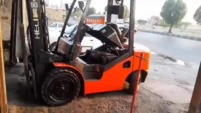 فروش لیفتراک سه تن هلی مدل ۲۰۱۴|ماشینآلات صنعتی|تهران, سیزده آبان|دیوار