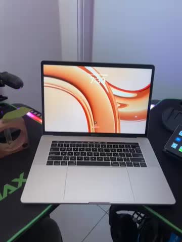 مک بوک پرو 2019 با 4 گیگ گرافیک مجزا i9رم16هارد500|رایانه همراه|تهران, نصرت|دیوار