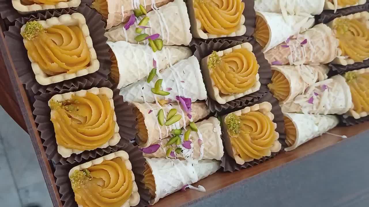 انواع حلوا،فینگرفود(آماده سازی )شیرینی خانگی|خدمات پذیرایی، مراسم|کرج, دهقان ویلا|دیوار
