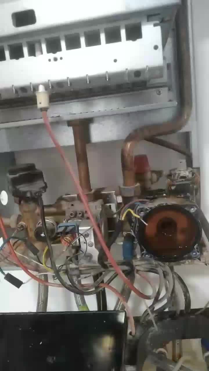 تعمیرات وسرویس انواع پکیج و تعمییر انواع برد|خدمات پیشه و مهارت|رشت, سعدی (تختی)|دیوار