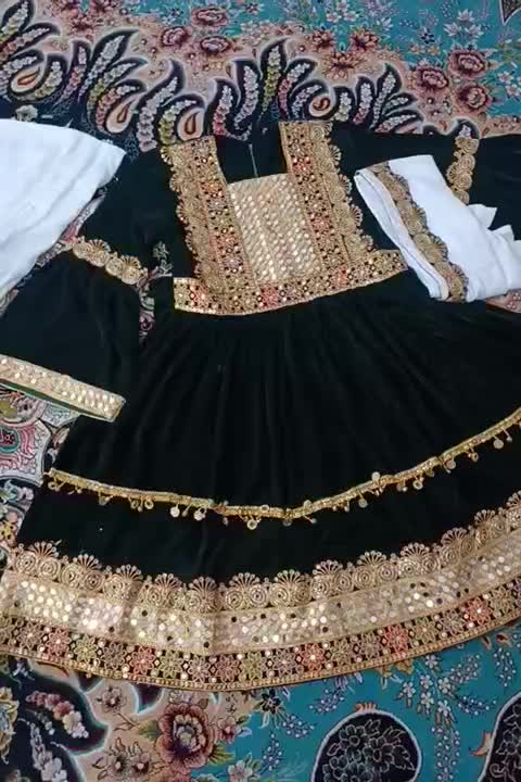 گند افغانی|لباس|قم, قلعه کامکار|دیوار