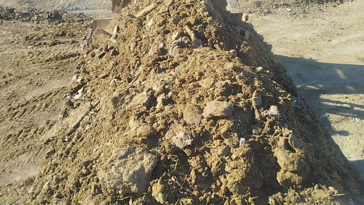 کود حیوانی.گاوی.گوسفندی.مرغی|خدمات باغبانی و درختکاری|تربتحیدریه, بالا ولایت|دیوار