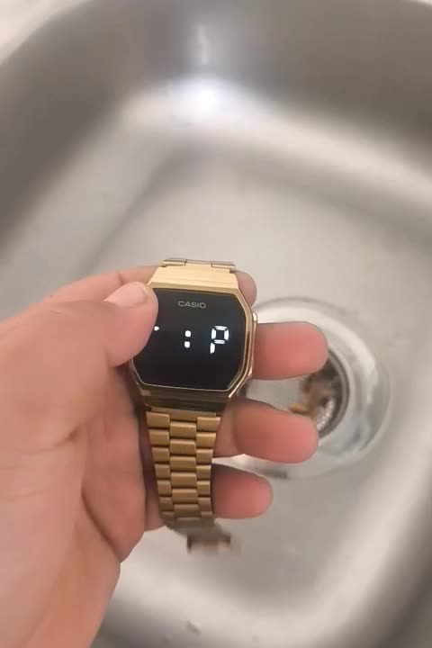 ساعت مچی زده اب|ساعت|آباده, |دیوار