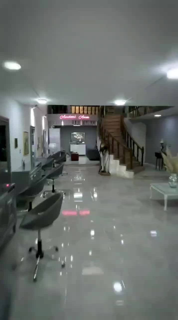 نیازمنددستیاررنگمو،کوتاهی،ناخن،به همراه استخدام|استخدام درمانی، زیبایی، بهداشتی|یزد, |دیوار