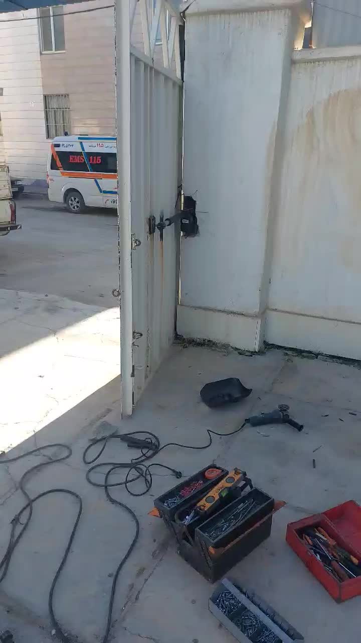 کرکره برقی وشیشه سکوریت وجک بازویی و سایبان برقی|خدمات پیشه و مهارت|خرم‌آباد, |دیوار