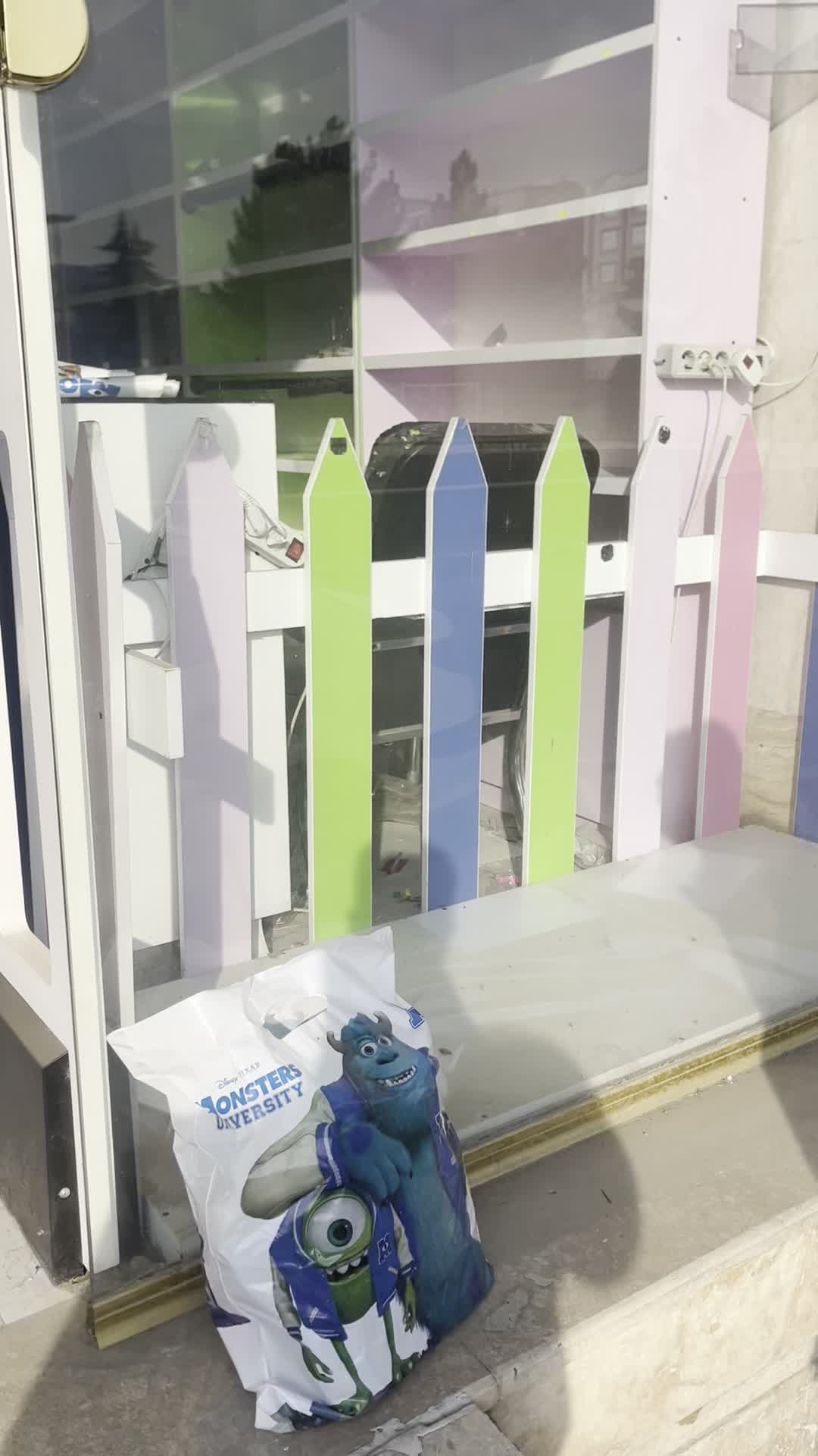 دکور و قفسه های فروشگاه بچه گانه|فروشگاه و مغازه|گرمدره, |دیوار