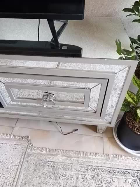 میز تی وی|میز تلویزیون|شاهین‌شهر, خانه کارگر|دیوار