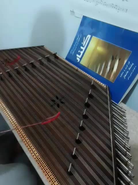 سنتورعبدالرضا‌مدنی.|سازهای سنتی|محمدیه-قزوین, |دیوار