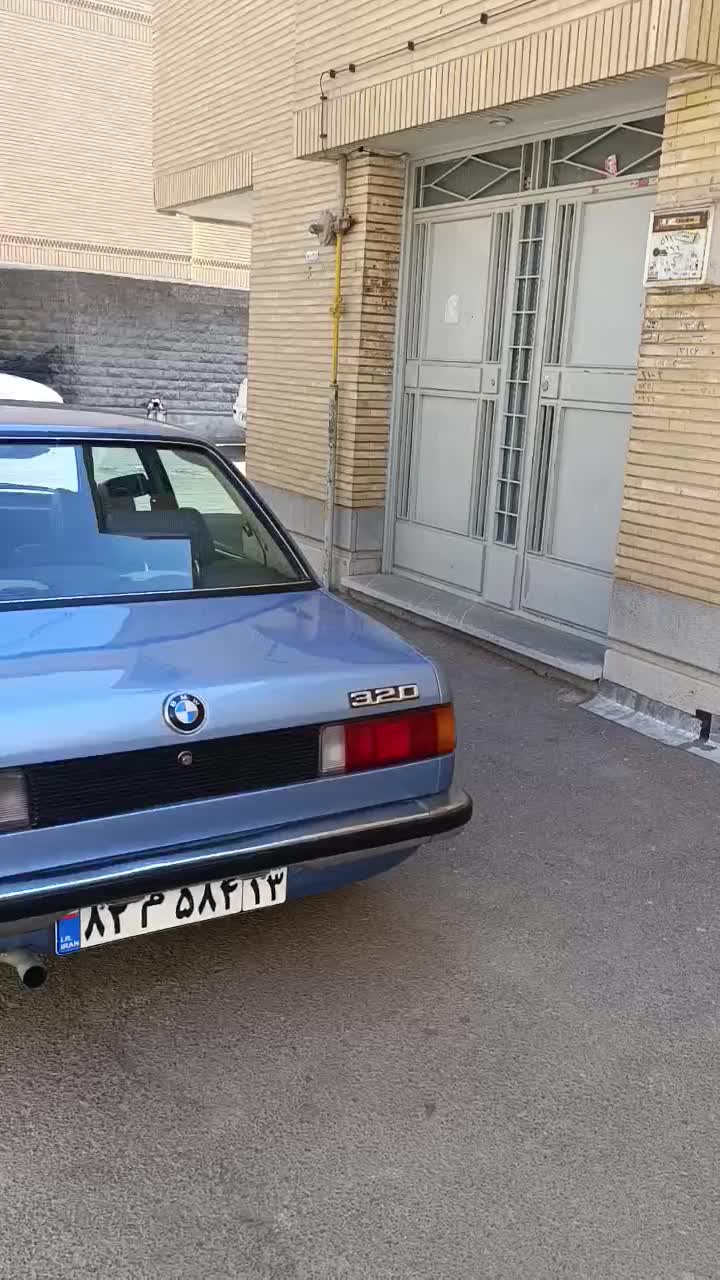 بی ام و ۳۲۰ مدل ۱۹۷۶ بینظیر|خودرو کلاسیک|اصفهان, جلفا|دیوار