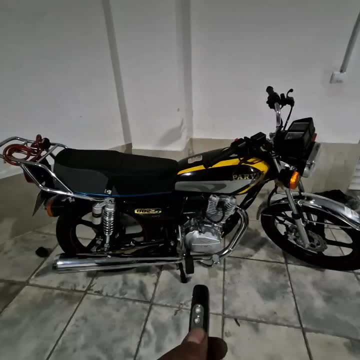 200پرواز|موتورسیکلت|تبریز, |دیوار