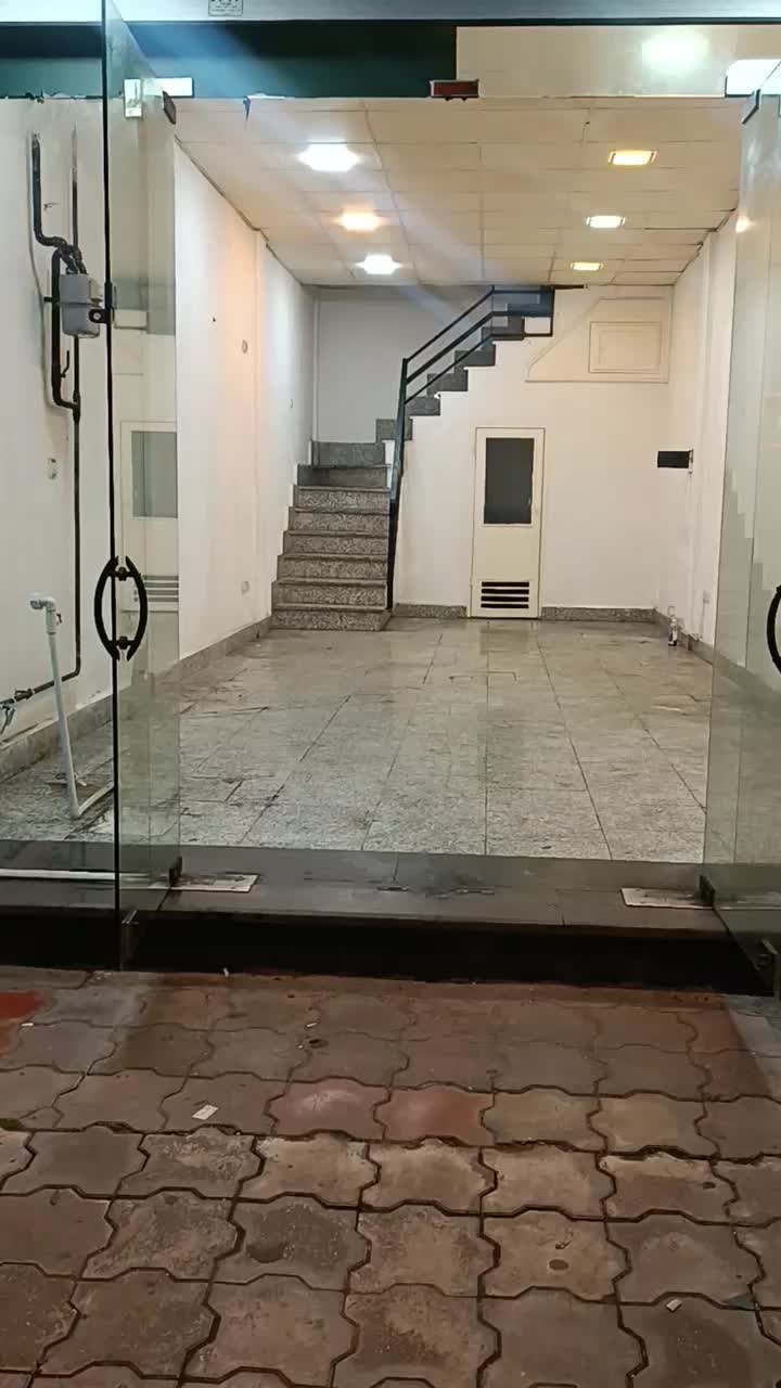 رهن و اجاره مغازه با بالکن ۸۰ متر ، خ امام خمینی|اجارهٔ مغازه و غرفه|رشت, چله خانه|دیوار