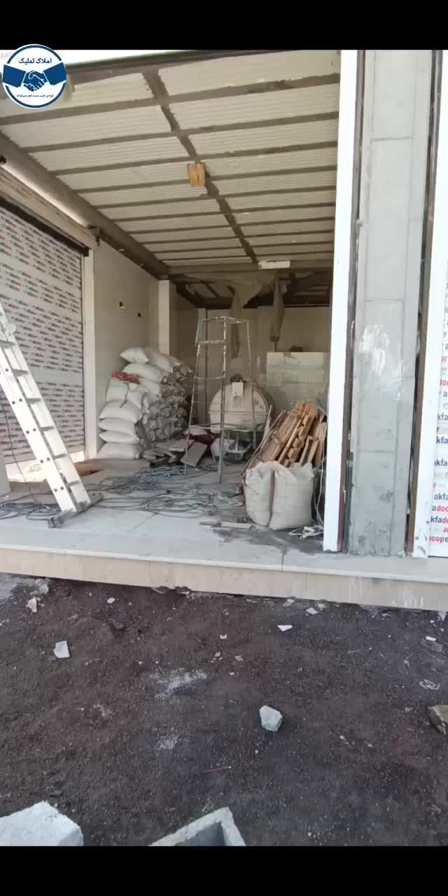 تجاری ۵۰ متری هلال احمر/ دو نبش/ نوساز|اجارهٔ مغازه و غرفه|کرمان, |دیوار