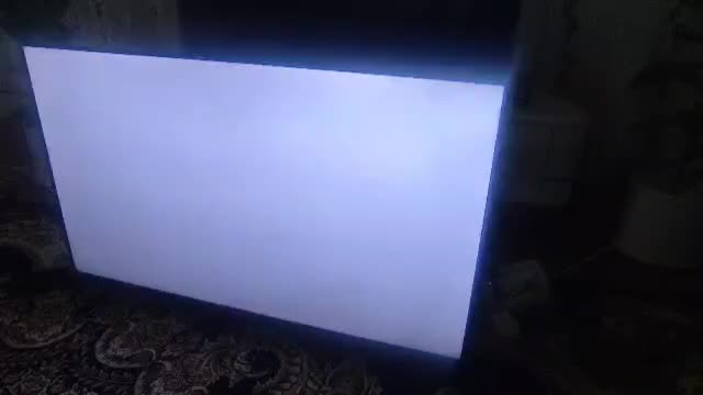 تلویزیون دوو ۴۳ اینچ ضربه خورده|تلویزیون و پروژکتور|ساوه, |دیوار