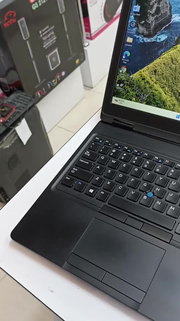 لپ تاپ استوک Dell i5 gen8|رایانه همراه|تربت‌حیدریه, کاشانی|دیوار