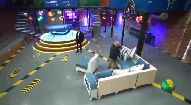 گیم نتی اگه تونستی مبلو بشکنی دو تا مبل جایزه ببر|مبلمان خانگی و میز عسلی|اصفهان, رهنان|دیوار