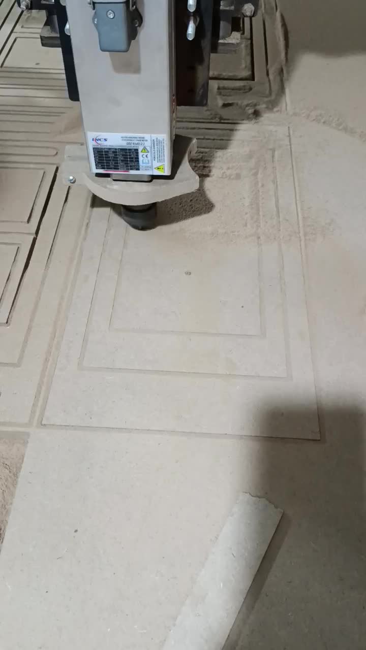 دستگاه cnc چوب ارتفاع کارگیر ۱۸در ۳۶۶در ۱۸۳|ماشینآلات صنعتی|تهران, استقلال|دیوار