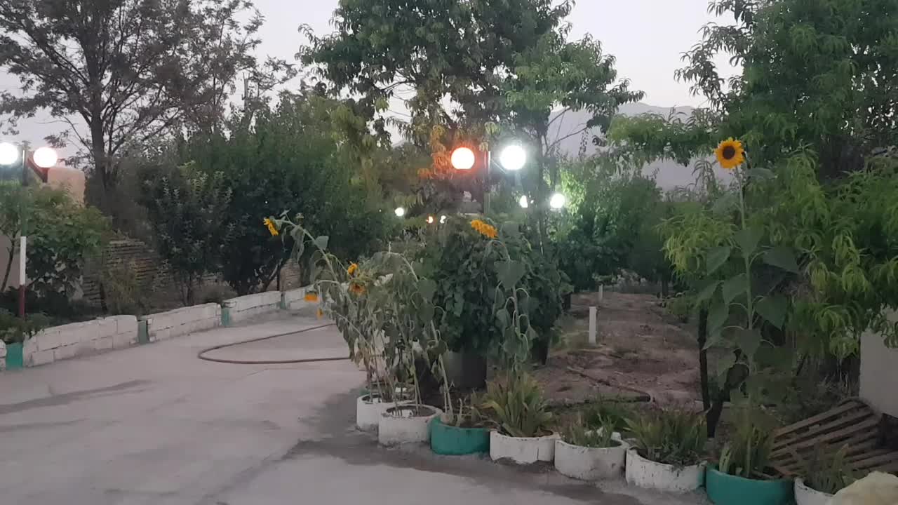 اجاره باغ ویلا با دوساختمان مجزا بزرگ|اجارهٔ کوتاهمدت ویلا و باغ|بروجرد, |دیوار