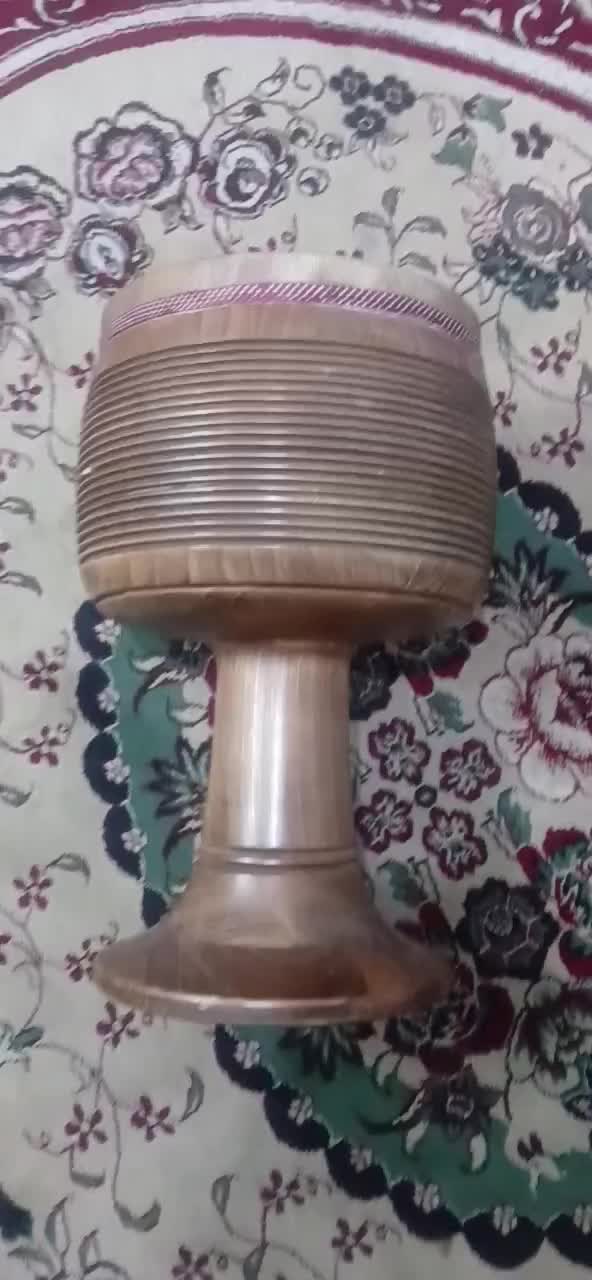 تنبک ۲۷|سازهای سنتی|لنجان, |دیوار