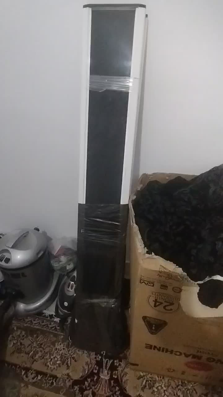 یک عدد گیت دزدگیر با تعدادی تک|فروشگاه و مغازه|کاشمر, |دیوار