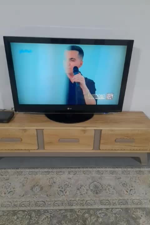 تلویزیون|تلویزیون و پروژکتور|صحنه, |دیوار