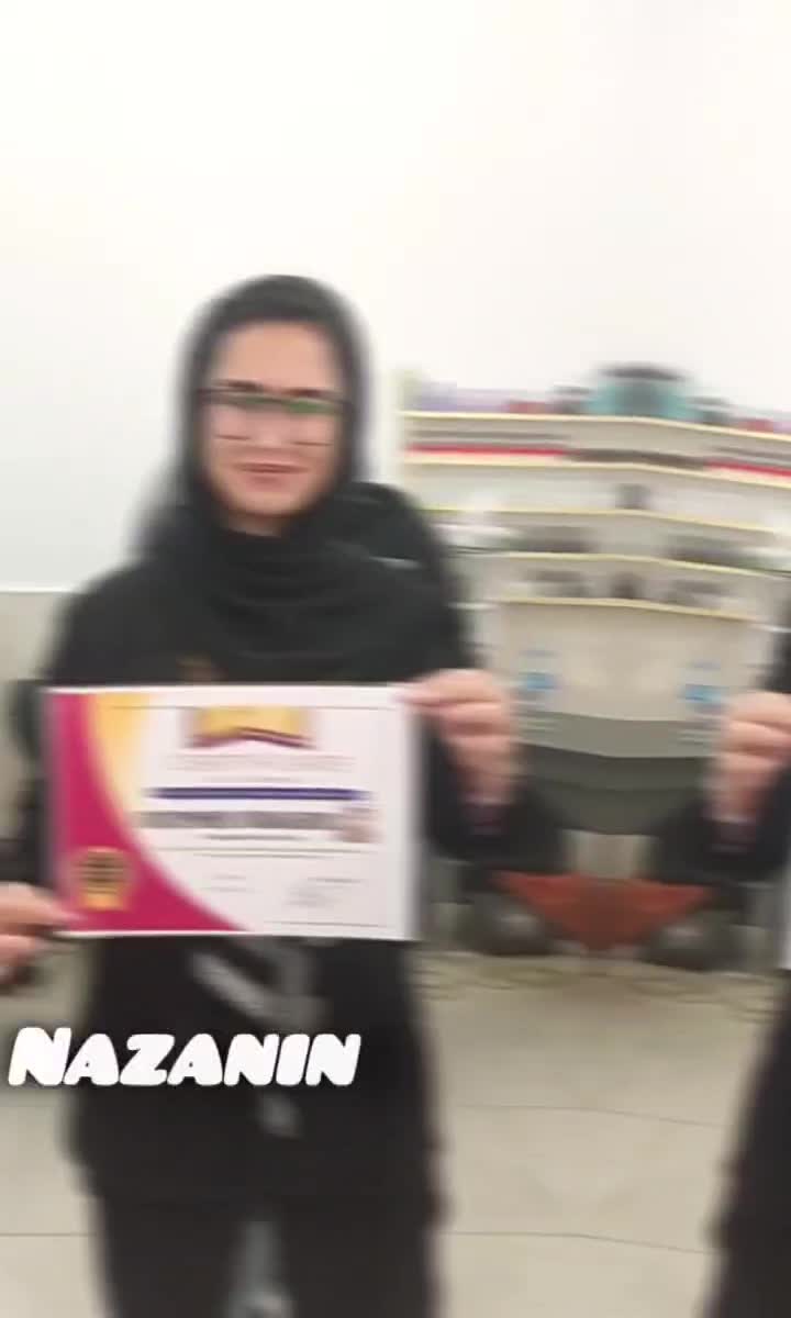 کاشت وخدمات ناخن وتمامی خدمات درسالن انجام میشود.|خدمات آرایشگری و زیبایی|مشهد, پنجتن|دیوار