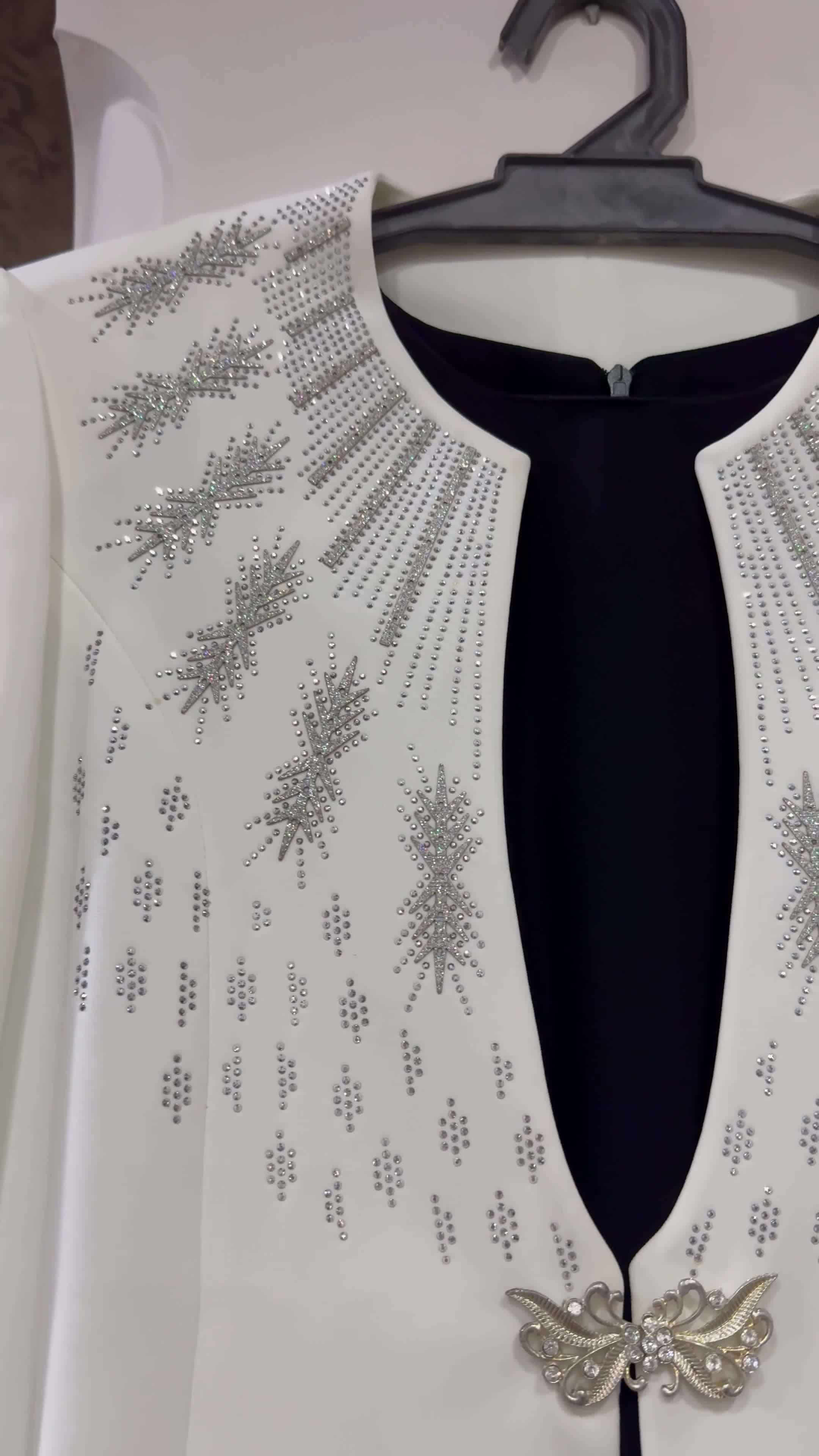 لباس مجلسی ترک|لباس|لاهیجان, شیخ زاهد|دیوار