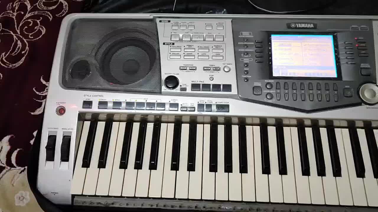 Yamaha 2000|پیانو، کیبورد، آکاردئون|یاسوج, |دیوار