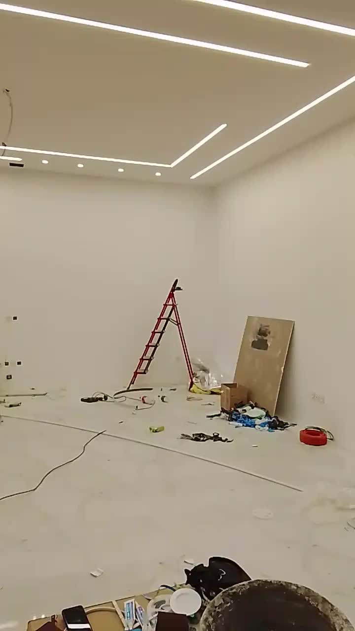 برقکار رفع اتصالی برق نصب لاینر( دوربین مداربسته*)|خدمات پیشه و مهارت|کرج, عظیمیه|دیوار