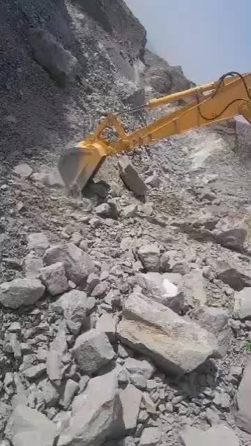 بیل مکانیکی زنجیری۲۲۰و۳۶۰ شرایط نقدواقساط بلند مدت|خودرو سنگین|یزد, |دیوار