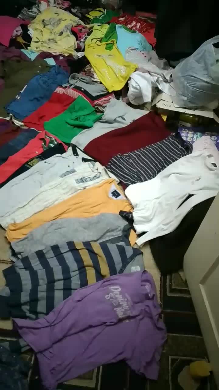 حراج انواع پوشاک زنانه ومردانه بچه گانه کارکرده۷۰ت|حراج|اصفهان, خانه اصفهان|دیوار