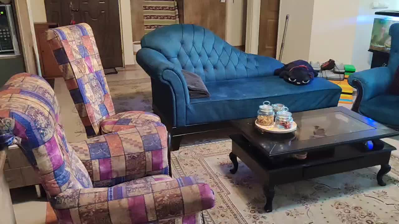 مبل ۹ نفره به همراه میز ناهار خوری ۸ نفره|مبلمان خانگی و میز عسلی|تهران, آزادشهر|دیوار