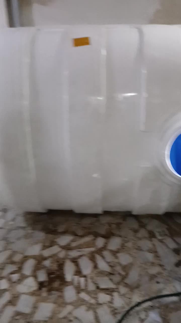 نظافت راپله حیاط منبع اب درحد صفر به رضایت شما|خدمات نظافت|رشت, استقامت ۱|دیوار