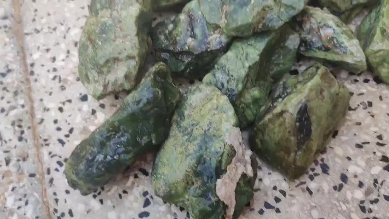 نمونه های راف سرپانتین یشم و راف شاه مقصود|جواهرات|نیشابور, مازول|دیوار