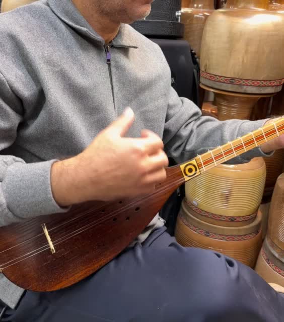 تنبور|سازهای سنتی|اصفهان, جلفا|دیوار