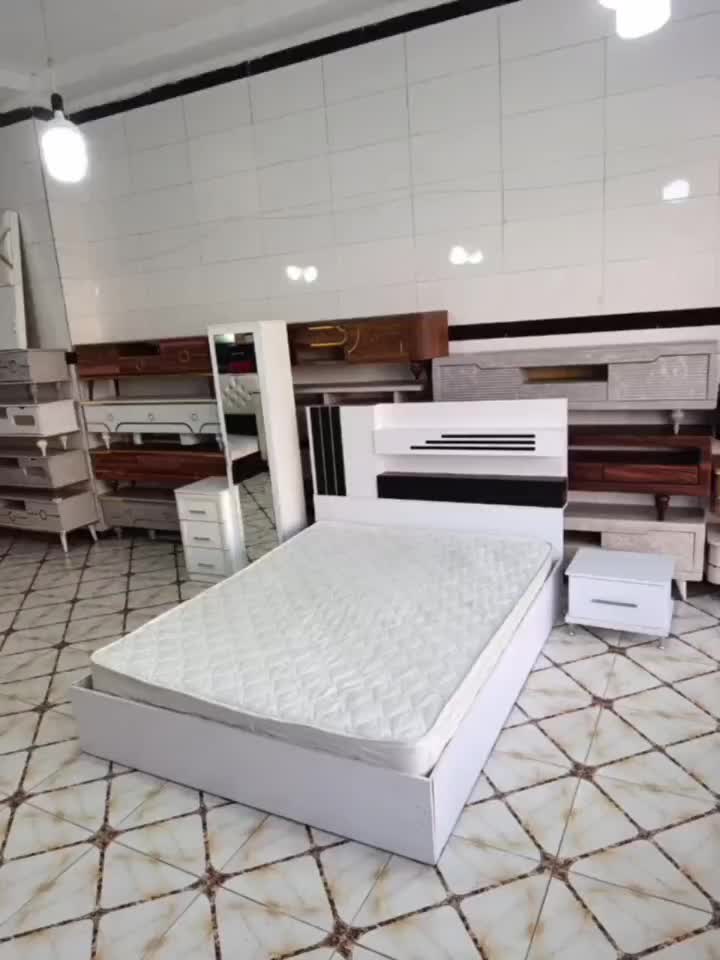 سرویس تخت و خواب دو نفره همراه میز آرایش و پاتختی|تخت و سرویس خواب|مهاباد (آذربایجان غربی), |دیوار