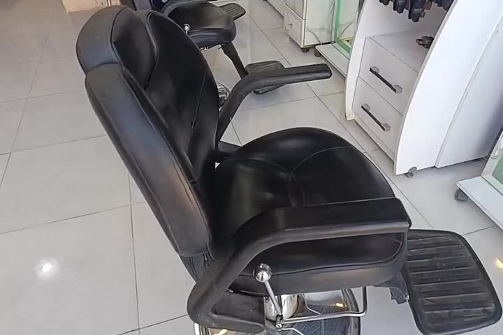 صندلی پدالی آرایشگاه|آرایشگاه و سالن‌های زیبایی|زرقان, |دیوار